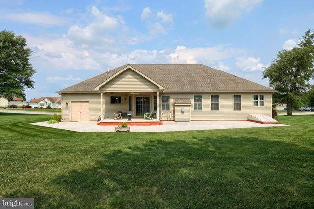 7284 LANDON DR, Thomasville, PA 17364