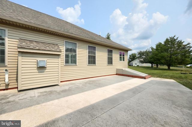 7284 LANDON DR, Thomasville, PA 17364