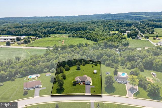 7284 LANDON DR, Thomasville, PA 17364
