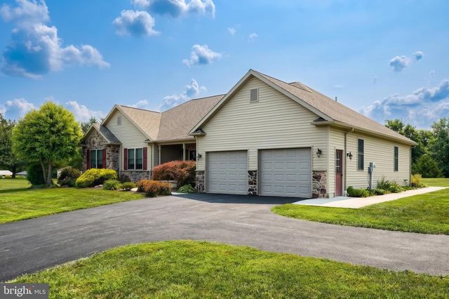 7284 LANDON DR, Thomasville, PA 17364