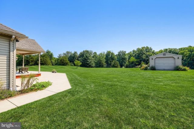 7284 LANDON DR, Thomasville, PA 17364