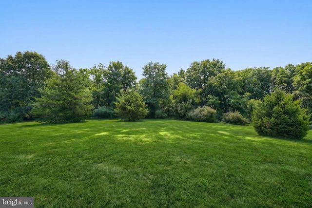 7284 LANDON DR, Thomasville, PA 17364