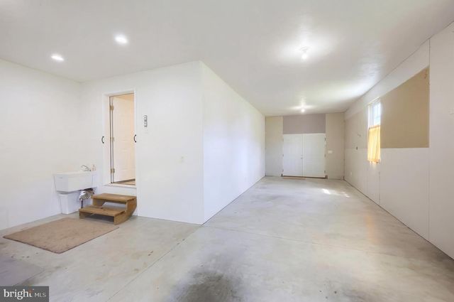 7284 LANDON DR, Thomasville, PA 17364