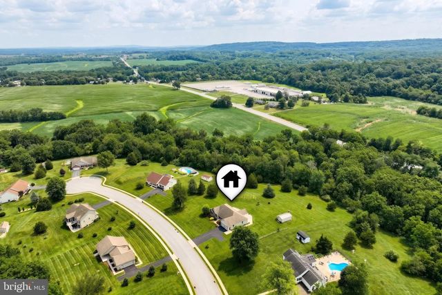 7284 LANDON DR, Thomasville, PA 17364