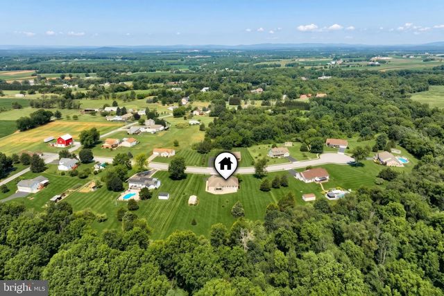 7284 LANDON DR, Thomasville, PA 17364