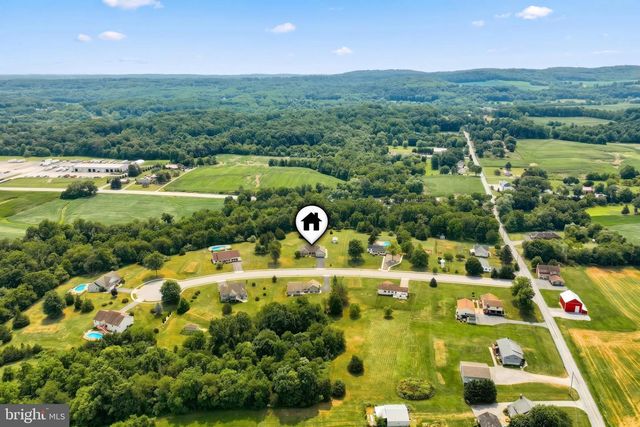 7284 LANDON DR, Thomasville, PA 17364