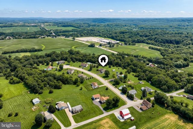 7284 LANDON DR, Thomasville, PA 17364
