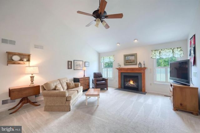 7284 LANDON DR, Thomasville, PA 17364