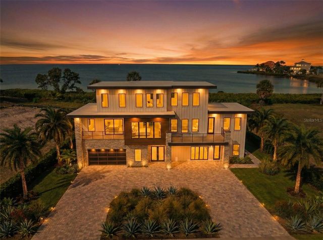 26 HARBORPOINTE DR, Port Richey, FL 34668