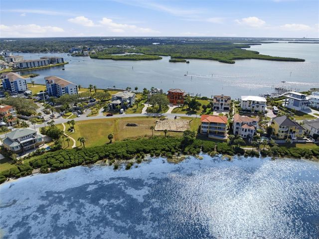 26 HARBORPOINTE DR, Port Richey, FL 34668