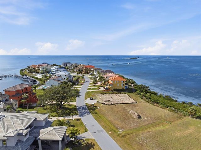 26 HARBORPOINTE DR, Port Richey, FL 34668