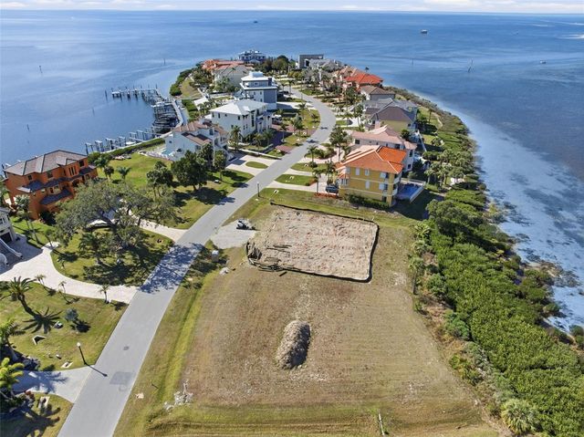 26 HARBORPOINTE DR, Port Richey, FL 34668