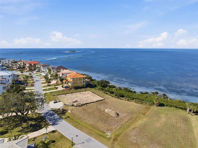 26 HARBORPOINTE DR, Port Richey, FL 34668