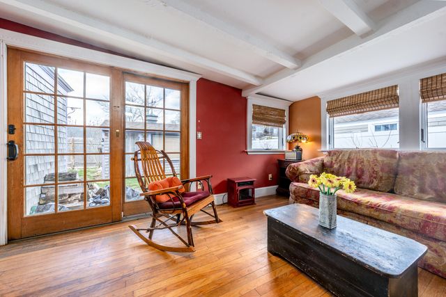 86 Sea Street, Hyannis, MA 02601