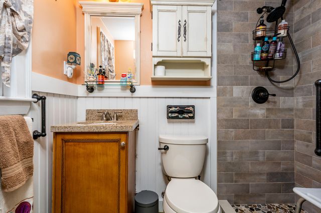 86 Sea Street, Hyannis, MA 02601