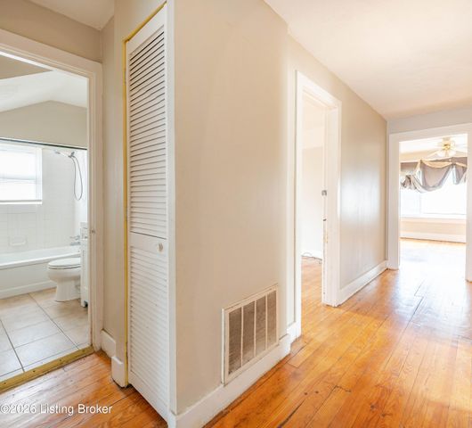 120 N 42nd St, Louisville, KY 40212