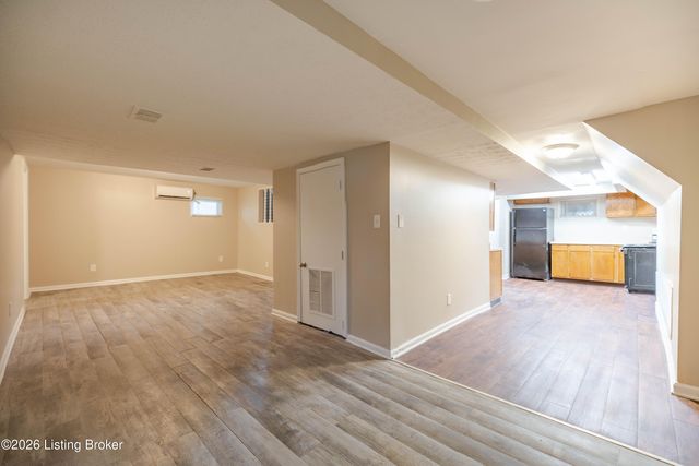 120 N 42nd St, Louisville, KY 40212