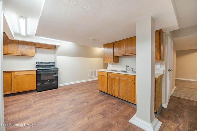 120 N 42nd St, Louisville, KY 40212