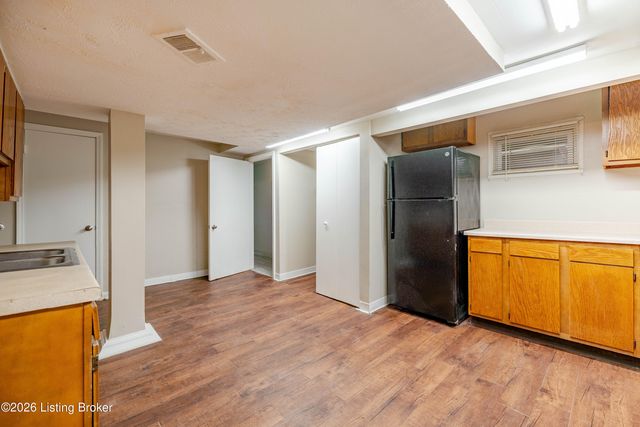 120 N 42nd St, Louisville, KY 40212