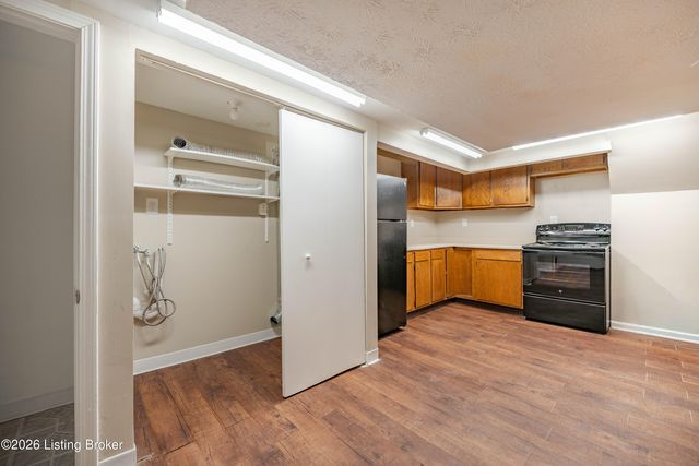 120 N 42nd St, Louisville, KY 40212