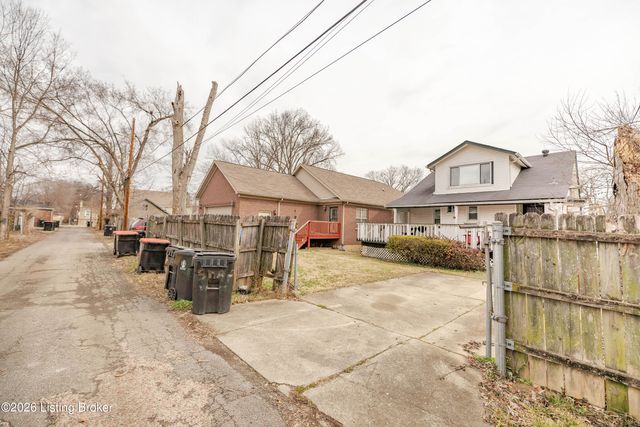 120 N 42nd St, Louisville, KY 40212