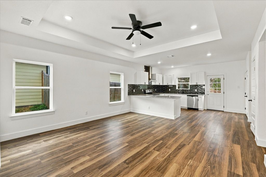 3023 Brazos River Drive, Granbury, TX 76048 — photo 5