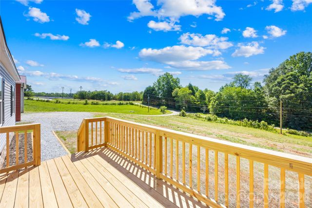 4051 10th Avenue Drive SW, Hickory, NC 28602