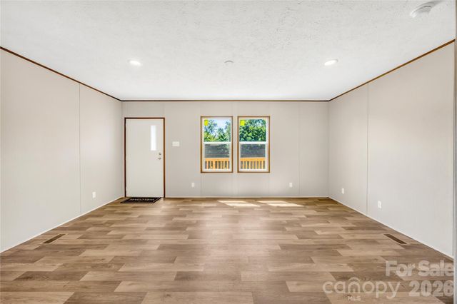 4051 10th Avenue Drive SW, Hickory, NC 28602