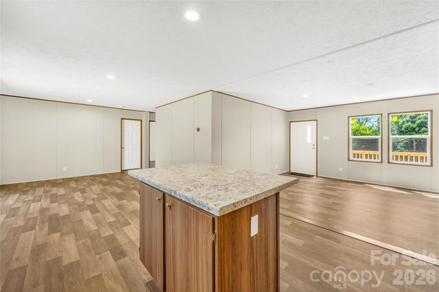 4051 10th Avenue Drive SW, Hickory, NC 28602