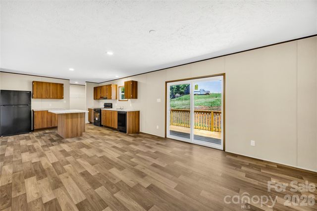 4051 10th Avenue Drive SW, Hickory, NC 28602