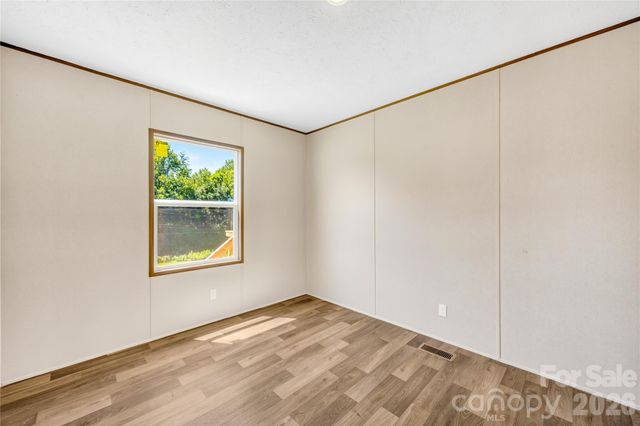 4051 10th Avenue Drive SW, Hickory, NC 28602