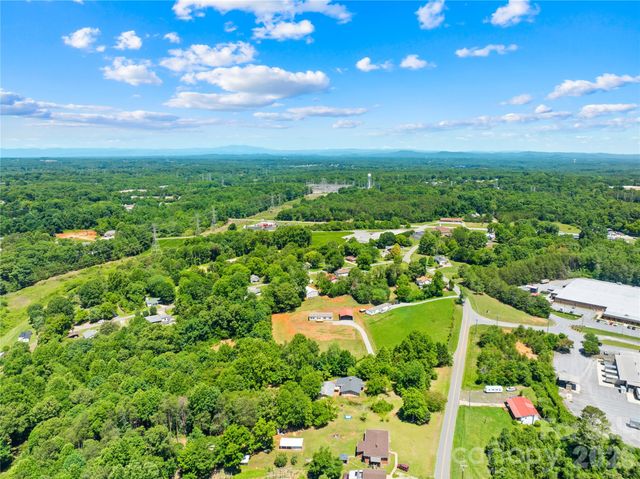 4051 10th Avenue Drive SW, Hickory, NC 28602