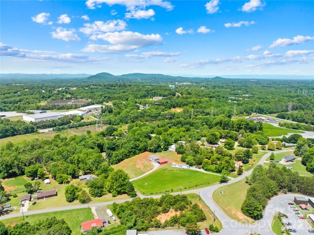 4051 10th Avenue Drive SW, Hickory, NC 28602