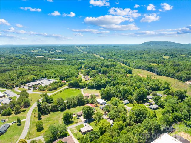 4051 10th Avenue Drive SW, Hickory, NC 28602