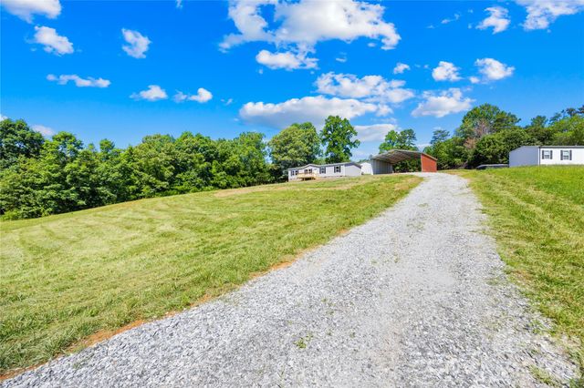4051 10th Avenue Drive SW, Hickory, NC 28602