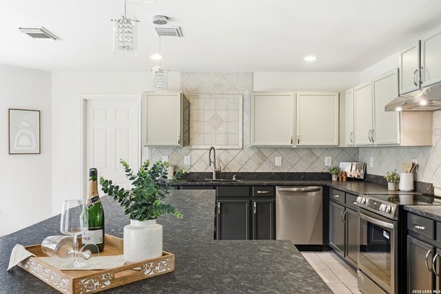 16046 Watering Point Dr, San Antonio, TX 78247