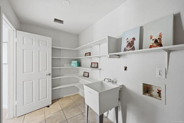 16046 Watering Point Dr, San Antonio, TX 78247