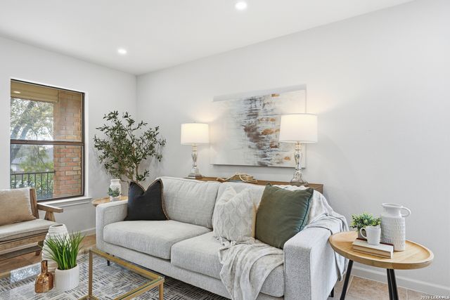 16046 Watering Point Dr, San Antonio, TX 78247