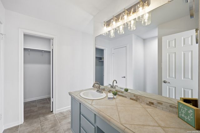 16046 Watering Point Dr, San Antonio, TX 78247