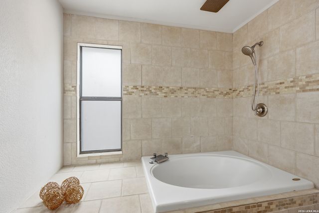 16046 Watering Point Dr, San Antonio, TX 78247