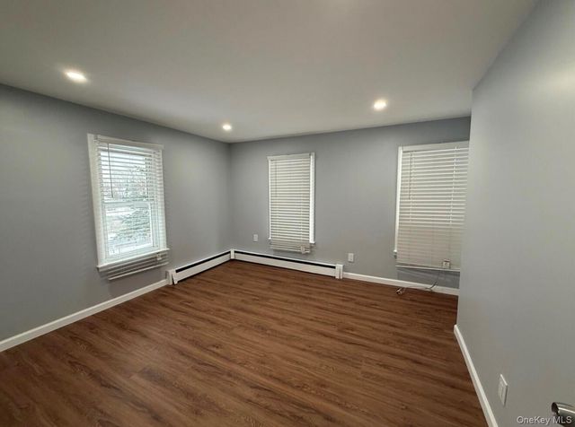 45 Garfield Street, Bay Shore, NY 11706