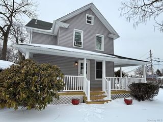 45 Garfield Street, Bay Shore, NY 11706