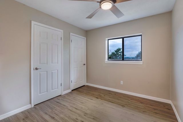 1504 5th St, Kerrville, TX 78028