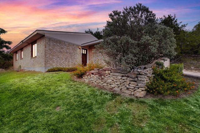 1504 5th St, Kerrville, TX 78028