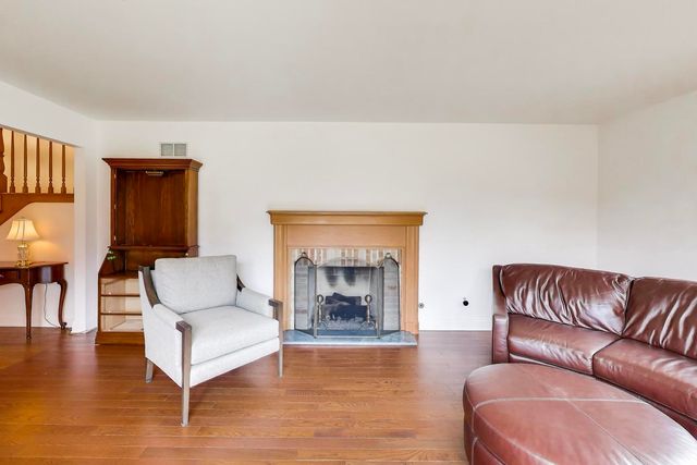 36W787 Red Haw Lane, St. Charles, IL 60174