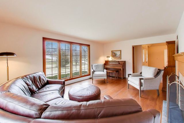 36W787 Red Haw Lane, St. Charles, IL 60174