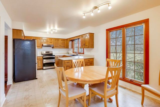 36W787 Red Haw Lane, St. Charles, IL 60174