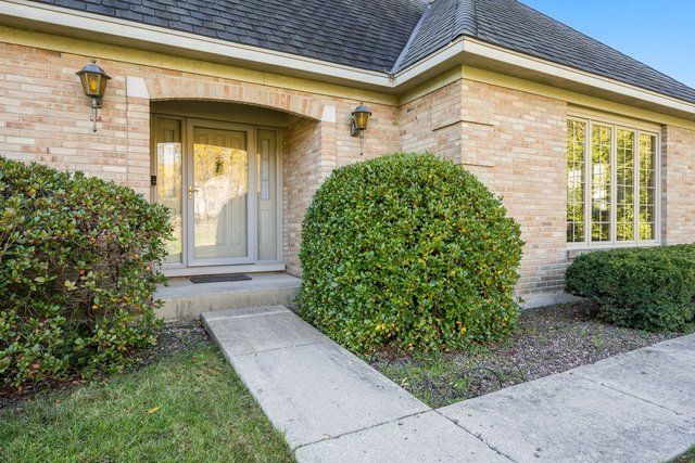 36W787 Red Haw Lane, St. Charles, IL 60174