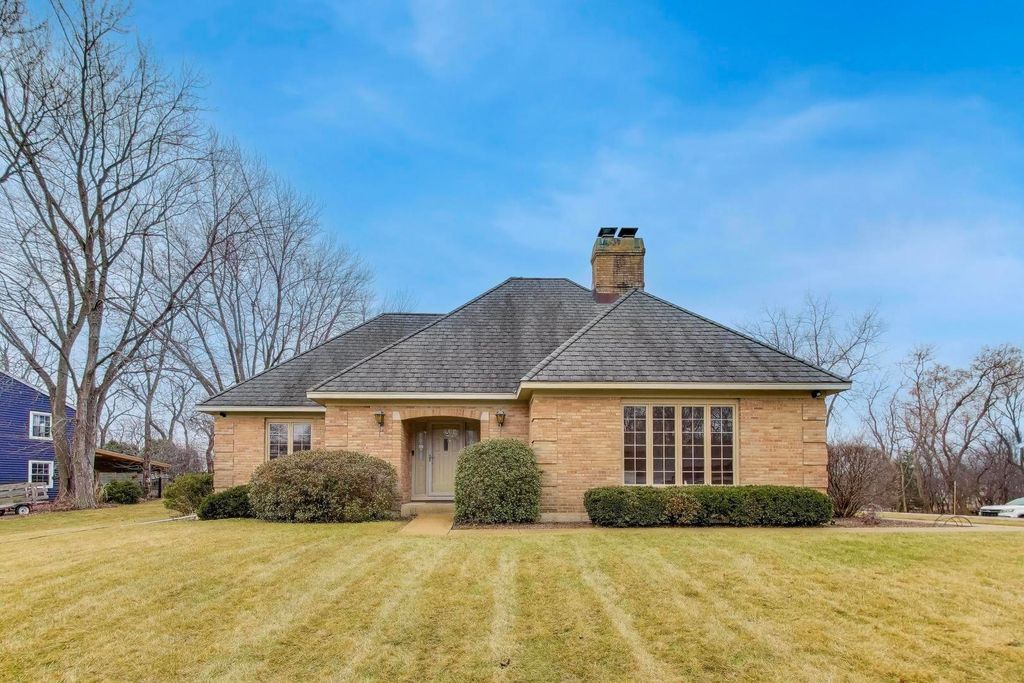 36W787 Red Haw Lane, St. Charles, IL 60174