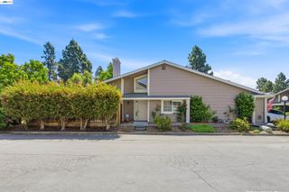 2402 Heathrow Ln, San Leandro, CA 94577